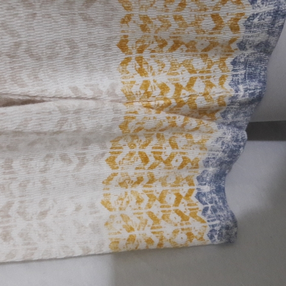 Eddie Bauer Top Size 2X White Gold Blue Print Long Sleeves Knit - Picture 4 of 8